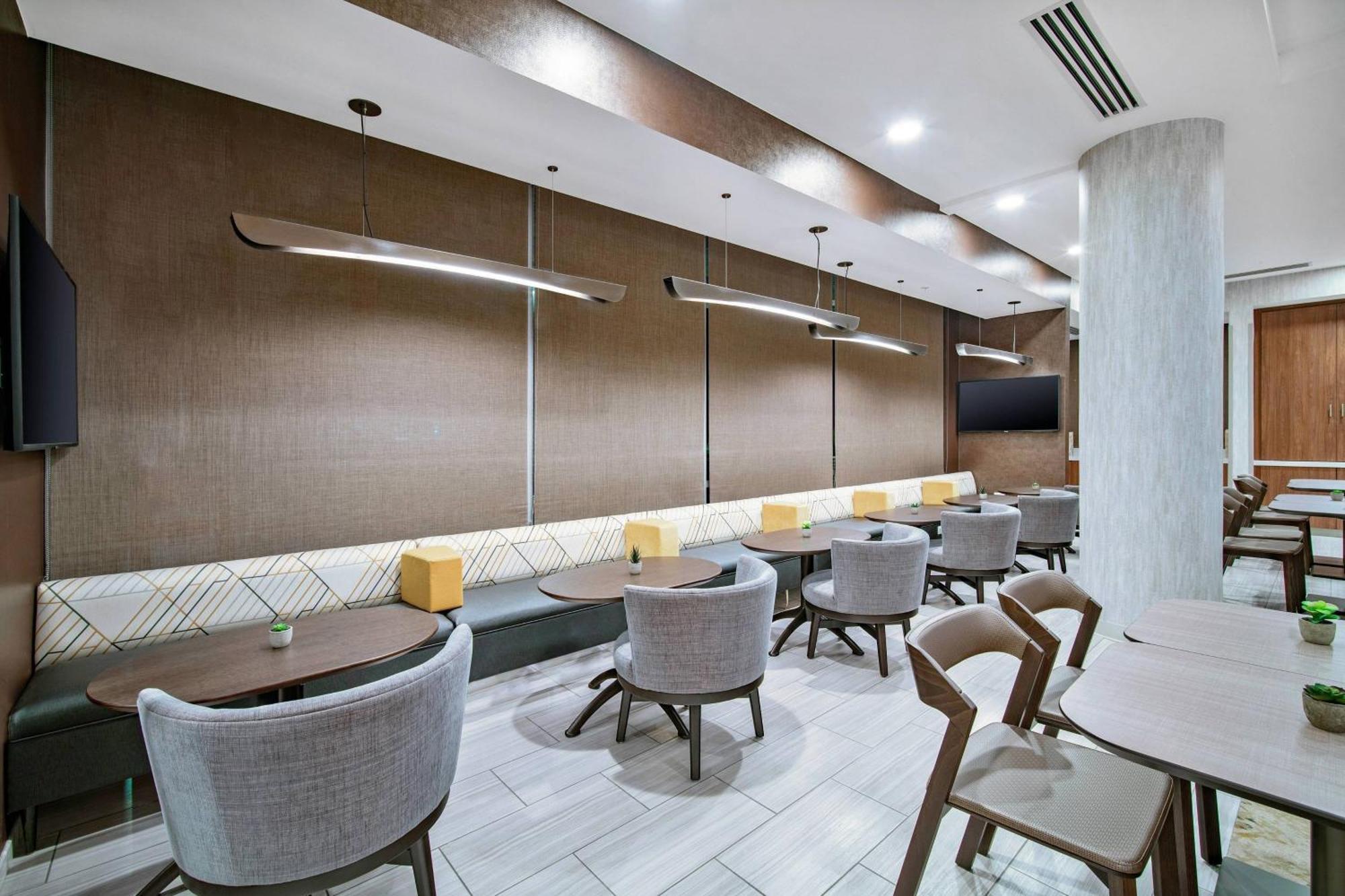 Springhill Suites By Marriott Phoenix Goodyear Exterior photo