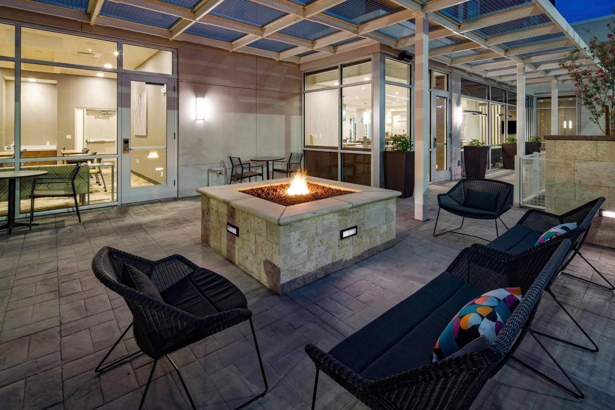 Springhill Suites By Marriott Phoenix Goodyear Exterior photo