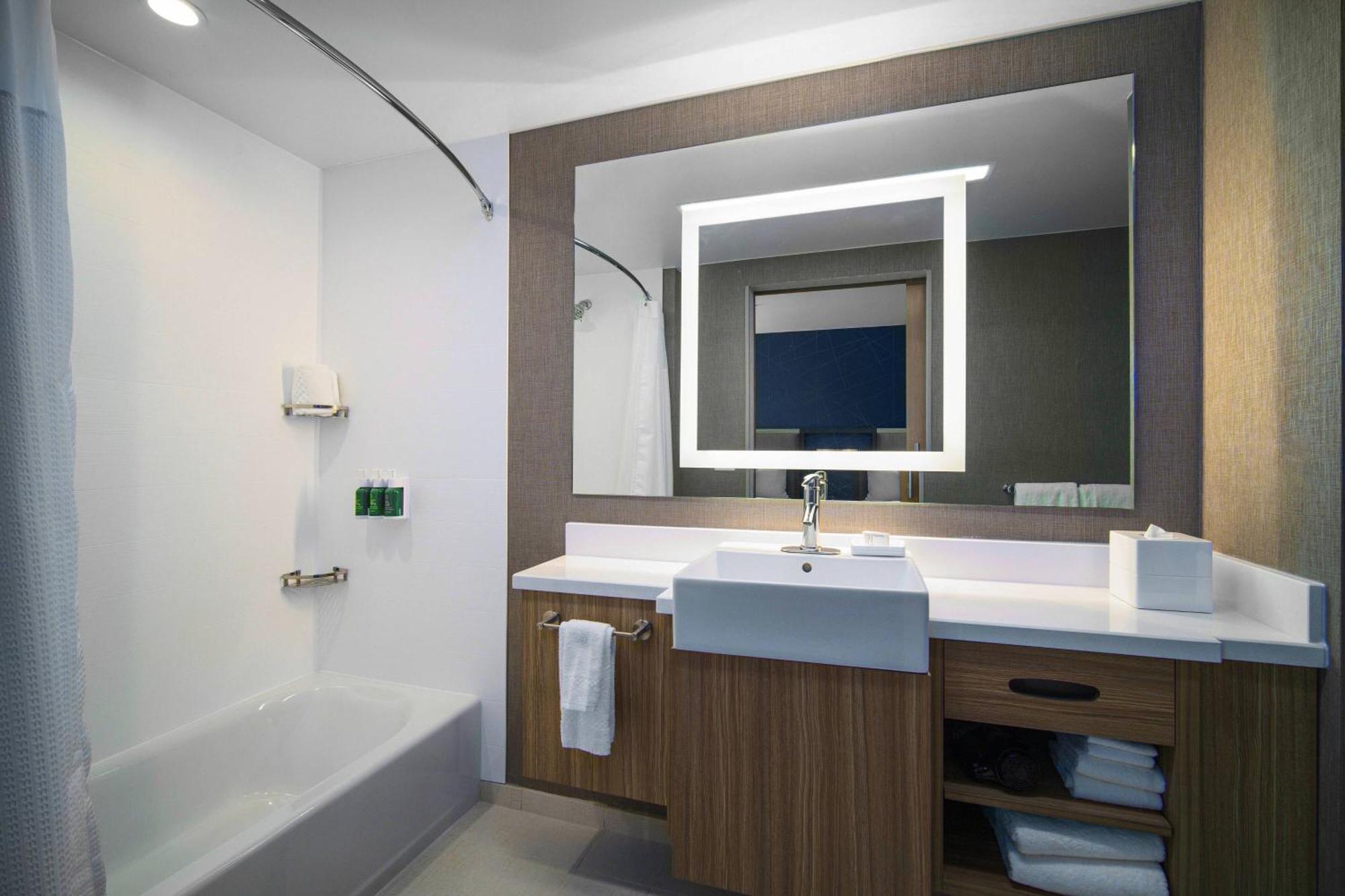 Springhill Suites By Marriott Phoenix Goodyear Exterior photo